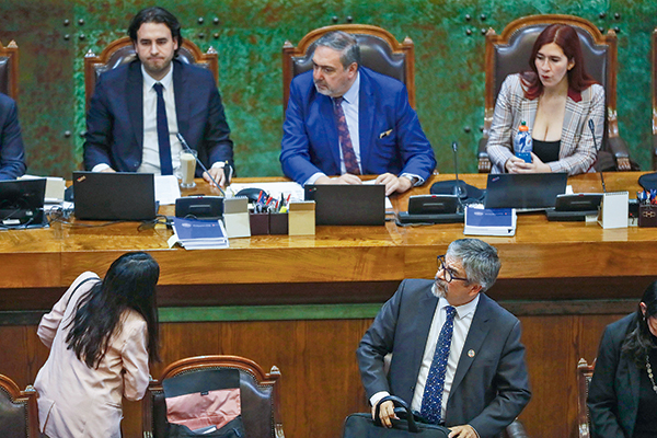 <p>Empresarios hacen llamado a no congelar cambios tributarios tras rechazo del proyecto en el Congreso</p>