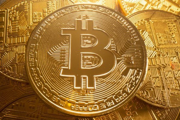 El bitcoin se estabiliza cerca de los mínimos alcanzados tras la caída del Silvergate