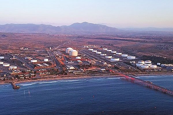 Tribunal condena a tres ejecutivos de ENAP por manejo de residuos peligrosos que generaron emergencia ambiental en 2018