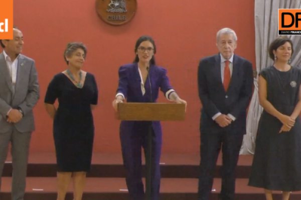 <p>Ahora en DF | Vallejo aconseja a nuevos ministros y descarta salida del titular de Educación</p>