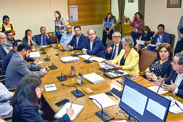 Gobierno conformó mesa técnica de pensiones sin participación de Chile Vamos