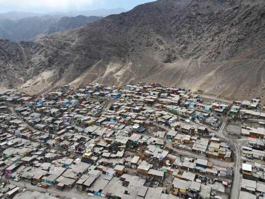 <p>Ya casi 114 mil familias viven en campamentos en Chile y un 35% son extranjeras</p>