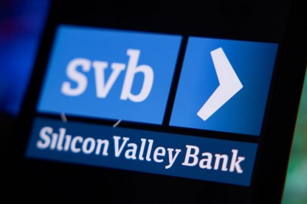 Moody's baja de "estable" a "negativo" el rating del sistema bancario de EEUU