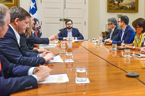 <p>El Presidente Boric, junto a los ministros Marcel y Grau se reunieron ayer con dirigentes empresariales. Foto: Agencia UNO</p>