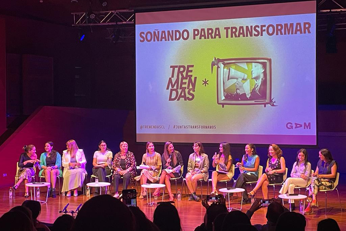 <p>El encuentro de Tremendas que reunió a Michelle Bachelet, Camila Vallejo, Rosario Navarro y Ángela Vivanco</p>