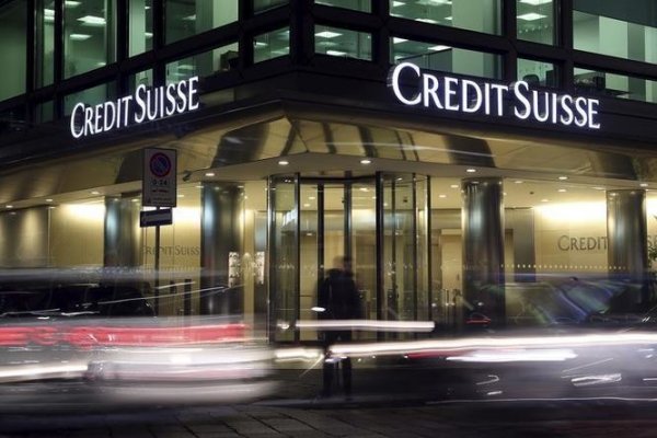 <p>Credit Suisse pide al banco central suizo muestras de apoyo para contener creciente temor a un colapso</p>