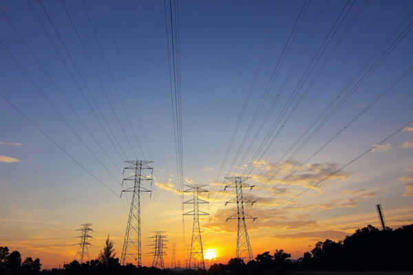 <p>Gobierno decide extender decreto para evitar racionamiento eléctrico hasta septiembre ante riesgo de desabastecimiento</p>