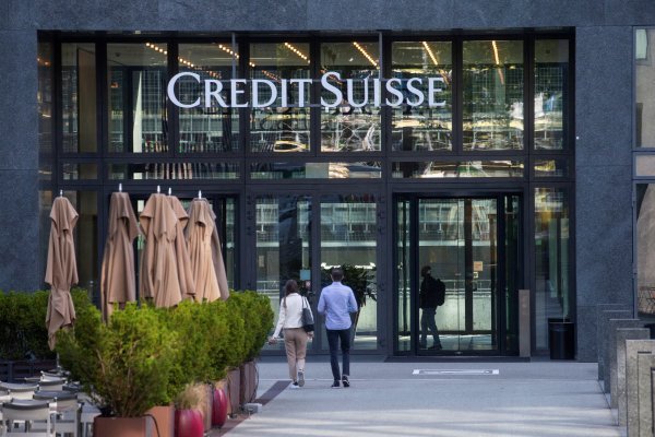 <p>UBS acuerda comprar Credit Suisse por más de US$ 3.000 millones tras contar con el apoyo del gobierno suizo</p>
