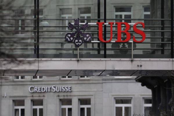 UBS acuerda comprar Credit Suisse por más de US$ 3.000 millones tras contar con el apoyo del gobierno suizo