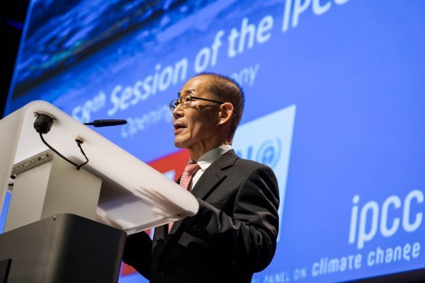 <p>Hoe Sung Lee, presidente del IPCC, presentando el reporte.</p>