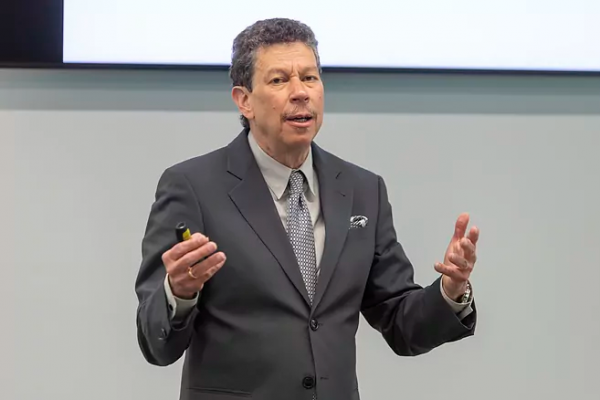 David B. Wilkins, director de Harvard Law School: "Necesitamos abogados con nuevas habilidades y nuevas responsabilidades"