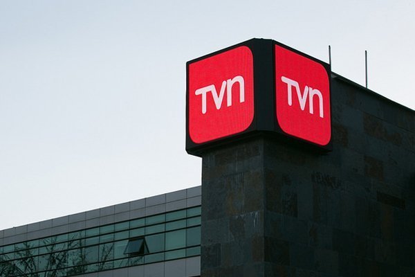<p>Utilidades de TVN cayeron más de 60% en 2022, pero espera seguir insistiendo en el desarrollo de sus multiplataformas</p>