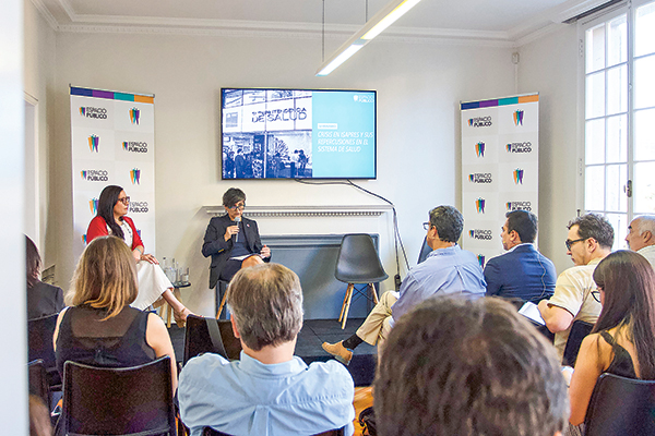 <p>La ministra Ximena Aguilera intervino en el seminario organizado por Espacio Público. Foto: MINSAL</p>