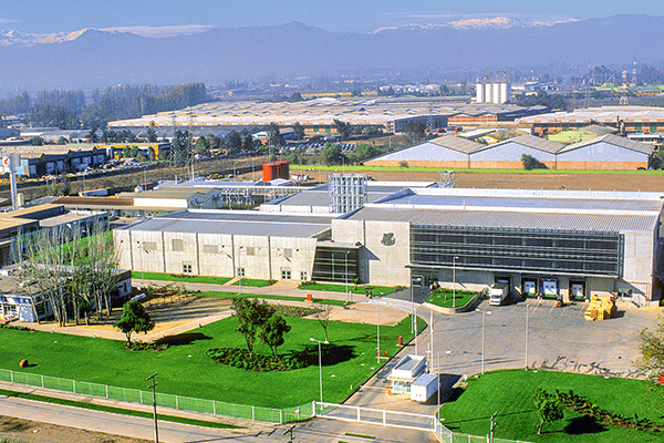 <p>Laboratorio Chile | Teva ampliará su capacidad de producción en 30% a 2026 y potenciará las exportaciones</p>