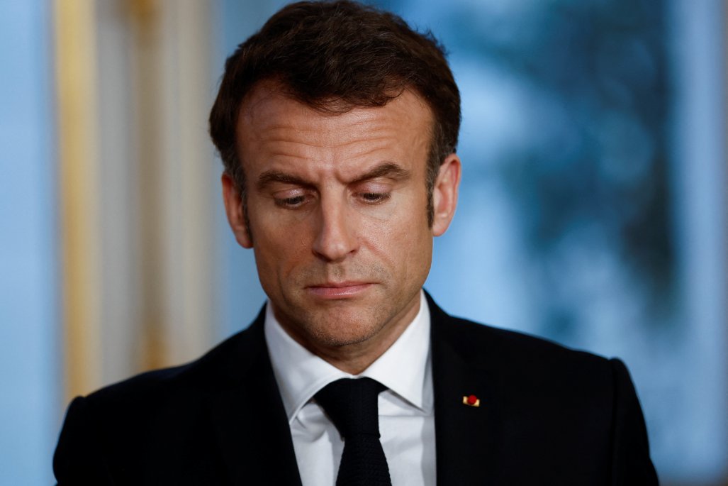 <p>Macron pierde votantes ante la extrema derecha por la reforma de pensiones, según encuesta</p>