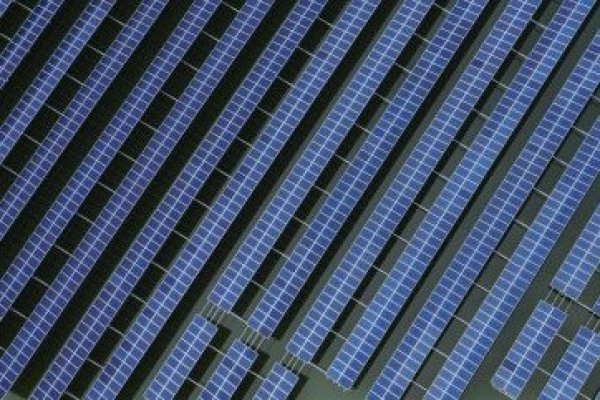 <p>China Energy planea construir una granja solar flotante de mil millones de dólares en Zimbabue</p>
