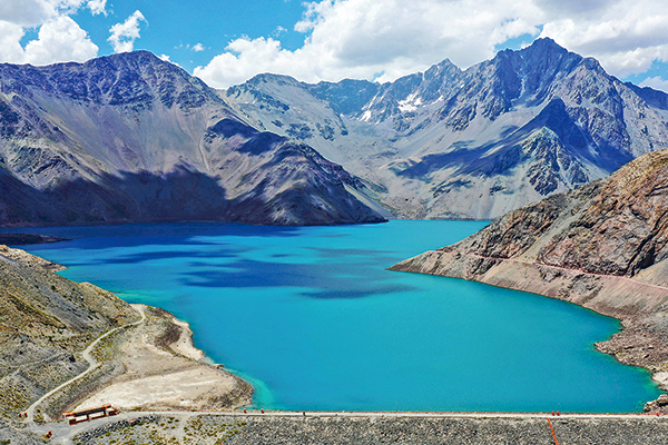 Embalse El Yeso alcanza su mayor registro en cinco años y Junta del Río Maipo descarta racionamiento ante eventuales lluvias en la RM