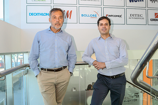 <p>Fernando Arancibia, gerente comercial, y Fernando Ureta, gerente general, de Bodenor Flexcenter. Foto: José Montenegro</p>