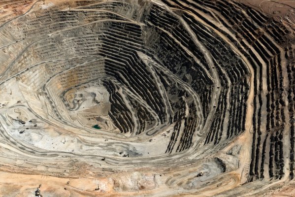 Glencore estima que incorporar Quebrada Blanca a su operación aumentará su valor en US$ 1.000 millones