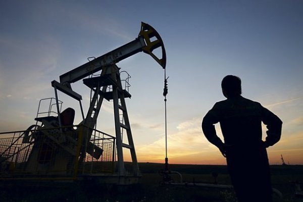 <p>Las razones y posibles consecuencias del recorte de producción de petróleo por parte de la OPEP+</p>