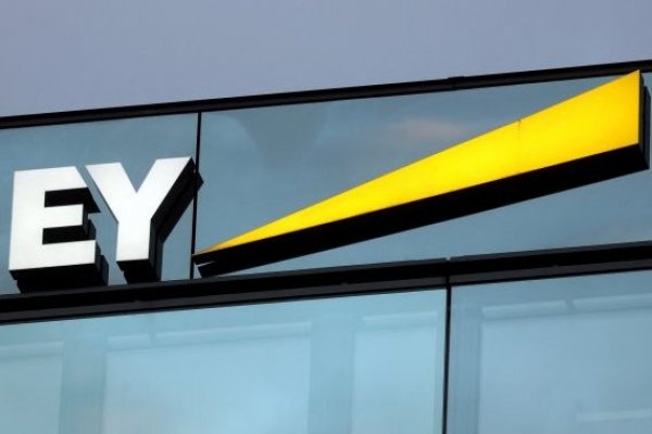 Regulador alemán emite una histórica prohibición sobre EY tras escándalo de Wirecard
