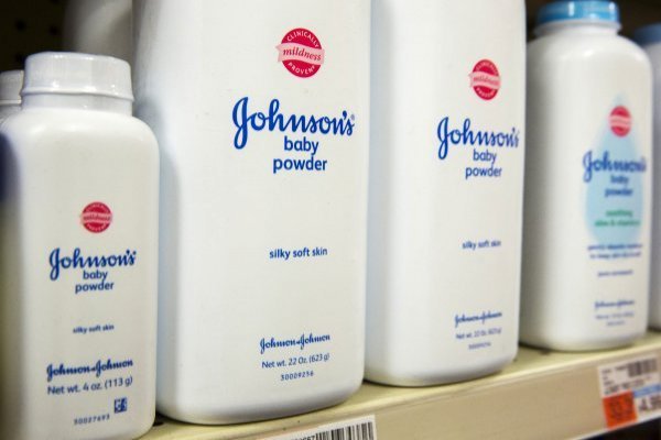 J&J pagará US$8.900 millones para resolver demandas por cáncer debido a talco