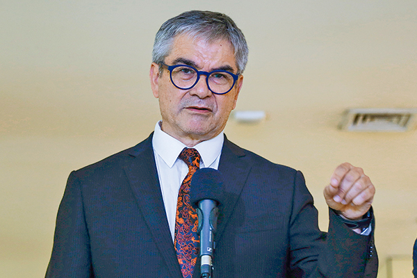 Hacienda: proyecto de impuestos verdes no contempla alza "generalizada" del gravamen a combustibles e incorporará subsidios a reducción de emisiones