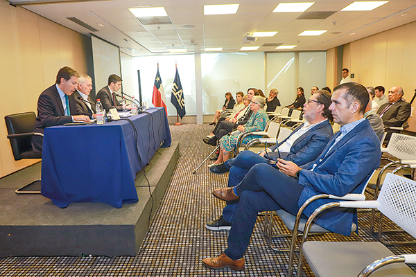 <p>Ayer se llevó a cabo la junta de accionistas del Grupo CAP. Foto: Julio Castro</p>