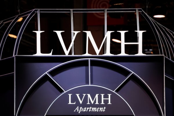 <p>Gigante francesa del lujo LVMH entra al Top 10 de las empresas más valiosas del mundo</p>