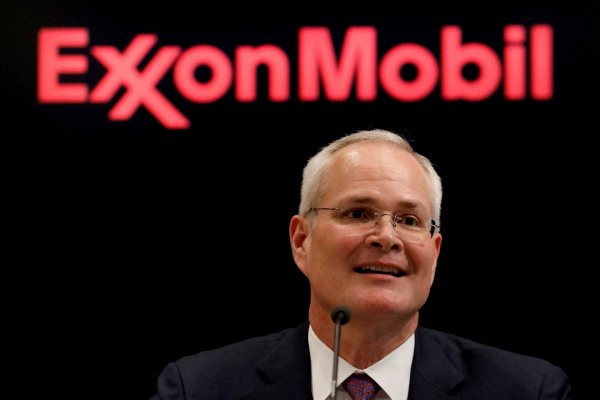 <p>El sueldo del jefe de Exxon se dispara 52% en medio del renovado auge del petróleo</p>