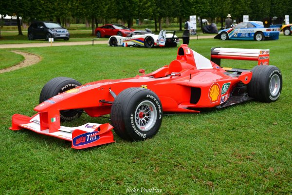 <p>Autos de carrera antiguos, como el Ferrari de F1 de Schumacher, ganan terreno entre los coleccionistas</p>
