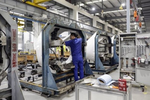 <p>Precios al productor en EEUU anotan mayor caída desde inicio de pandemia, pero suben solicitudes por desempleo</p>
