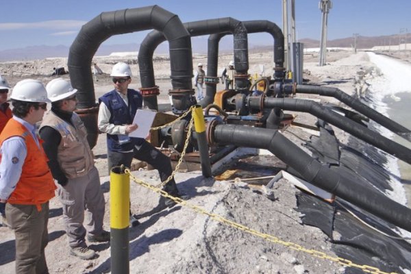 <p>El Salar de Atacama sería el lugar elegido por Boric para anunciar la Política Nacional del Litio</p>