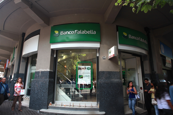 <p>Banco Falabella reporta caída de sus sistemas y problemas para procesar transacciones con tarjetas</p>