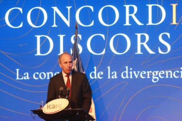 <p>El dardo de Mewes por Sierra Bella y La Polar: "No funciona que una autoridad culpe a los tasadores. Y tampoco, que un empresario culpe a los proveedores"</p>