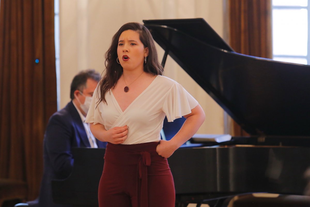 <p>Dos cantantes líricos representan a Chile en prestigioso certamen Paris Opera Competition</p>
