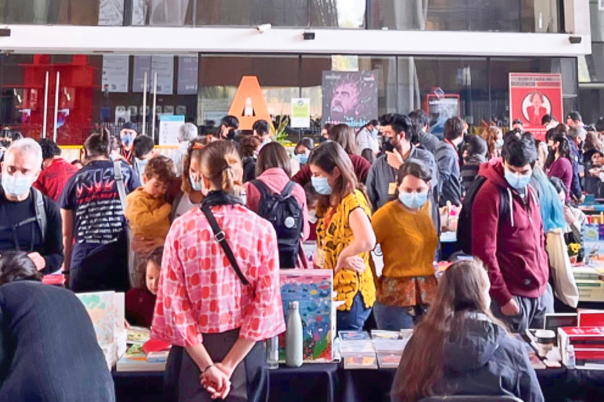 <p>Guía de Ocio: El libro está de fiesta</p>