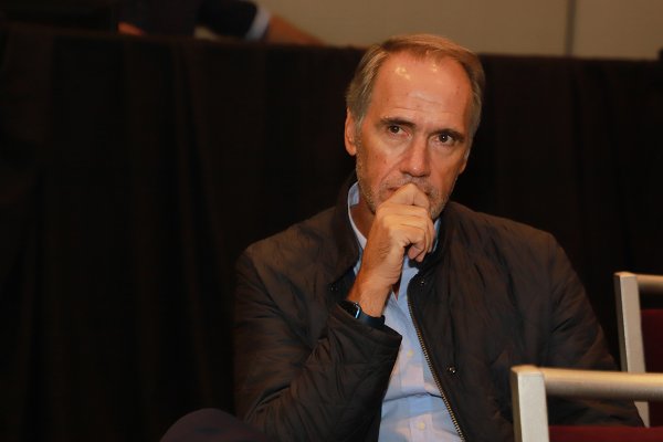 <p>Enrique Ostalé y Carlo Solari en la junta de accionistas de Falabella realizada el martes. Foto: Julio Castro.</p>