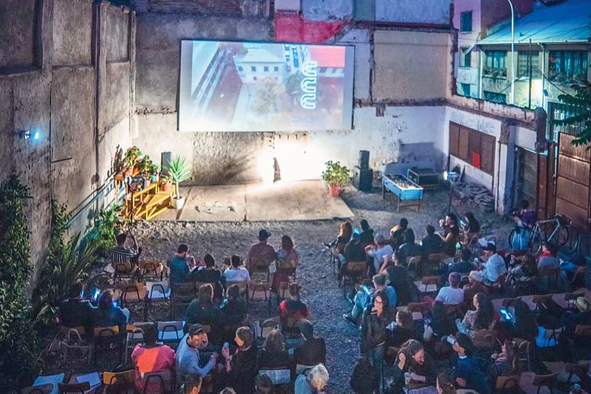 <p>CCC, el cine que da vida comunitaria a un barrio santiaguino</p>