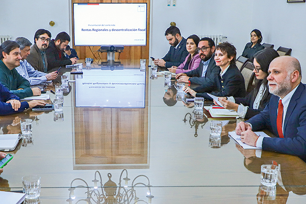 Regiones podrán endeudarse, pero con límites: el gobierno alista la presentación de la nueva Ley de Rentas Regionales