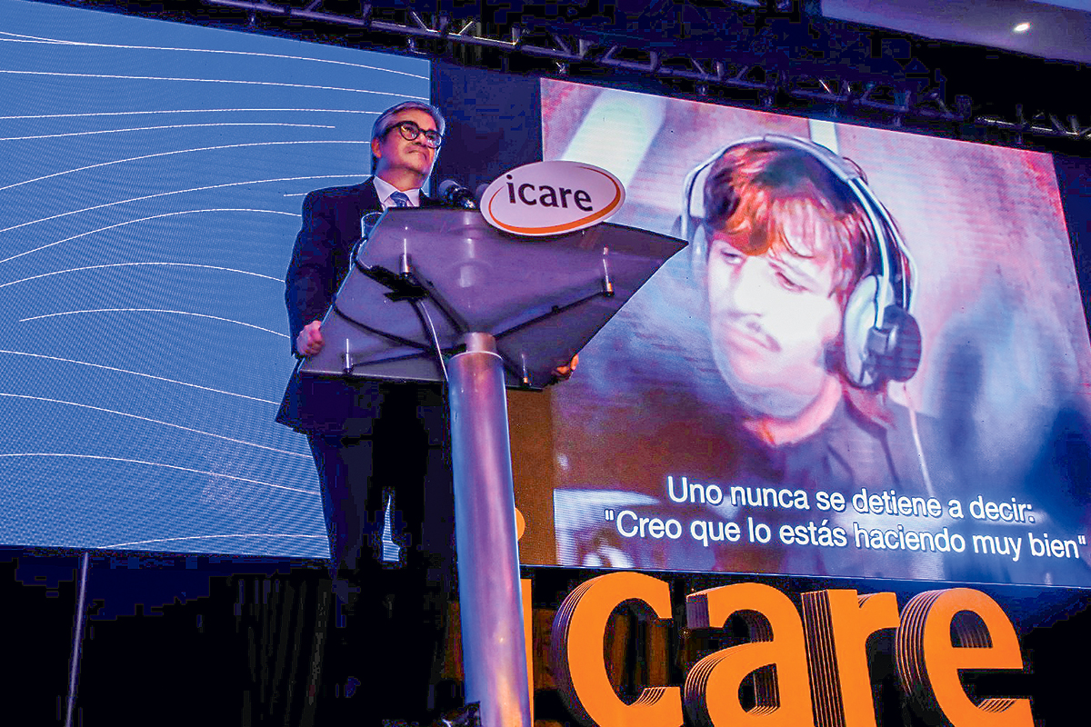 <p>Marcel y la referencia a The Beatles en Enade: "Salgamos a hacer nuestro 𝘈́𝘭𝘣𝘶𝘮 𝘉𝘭𝘢𝘯𝘤𝘰"</p>