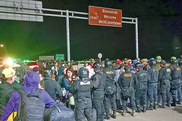 Perú decreta estado de emergencia y militariza sus fronteras para tratar de contener la inmigración ilegal