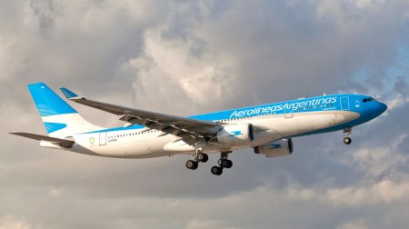 Aerolíneas Argentinas perdió US$ 247 millones en 2022, la cifra más baja desde su reestatización