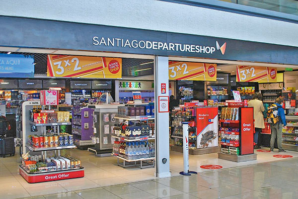 <p>Ministerios de Defensa y Hacienda presentan bases de licitación del Duty Free del Aeropuerto de Santiago tras cuatro años de retrasos</p>