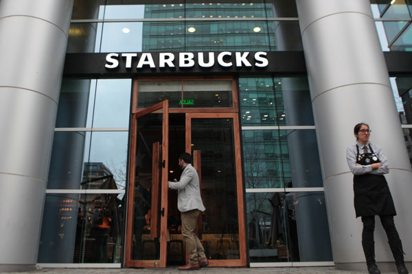Starbucks supera estimaciones de ventas, impulsadas por Estados Unidos y China