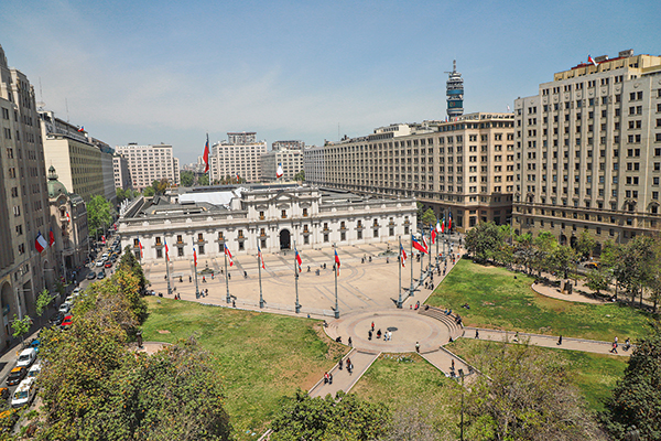 <p>Gasto público creció más de 5% en el primer trimestre y rentas del litio siguen impulsando la recaudación</p>