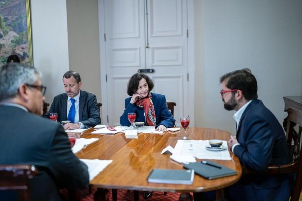 Sexto retiro y cómo reducir la inflación, claves en cita de Boric con el Banco Central en La Moneda