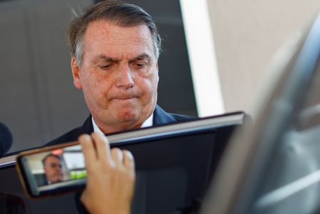 Policía allana la casa de Jair Bolsonaro como parte de la investigación por supuesta falsificación de registros de vacunas