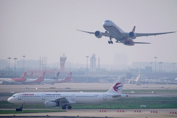 <p>Las aerolíneas sacan provecho de la creciente demanda y los pasajes se disparan por encima de la inflación</p>