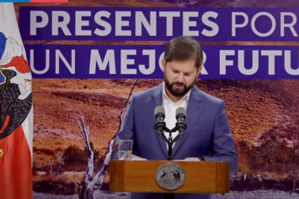 <p>Ahora en DF | Boric reconoce “mayoría incuestionable” y oficialismo hace llamado a unidad y “búsqueda de acuerdos”</p>